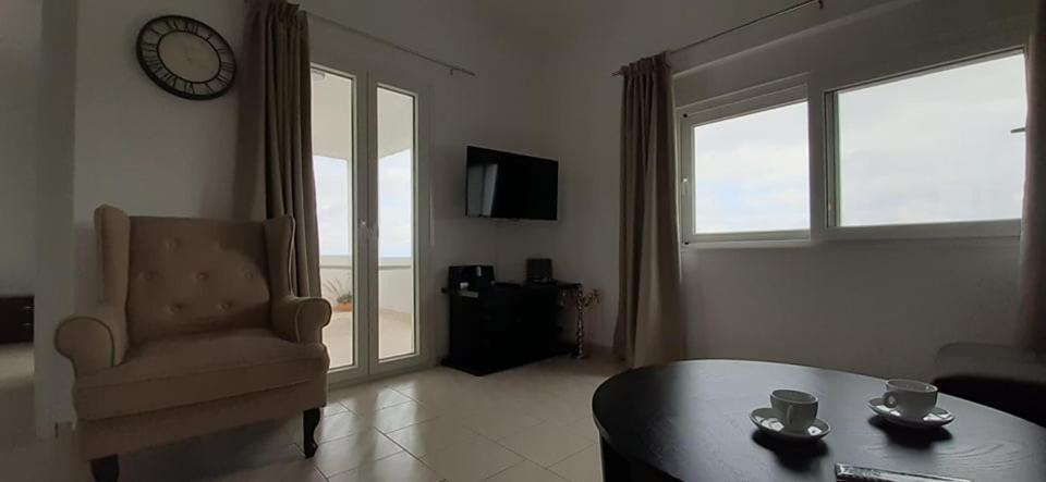 Thea Apartment Agia Marina Exteriér fotografie